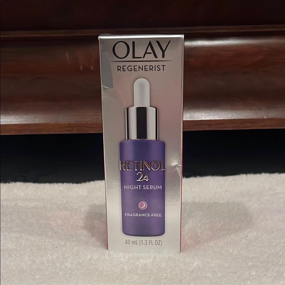 OLAY Regenerist Retinol 24 Night Serum in Purple